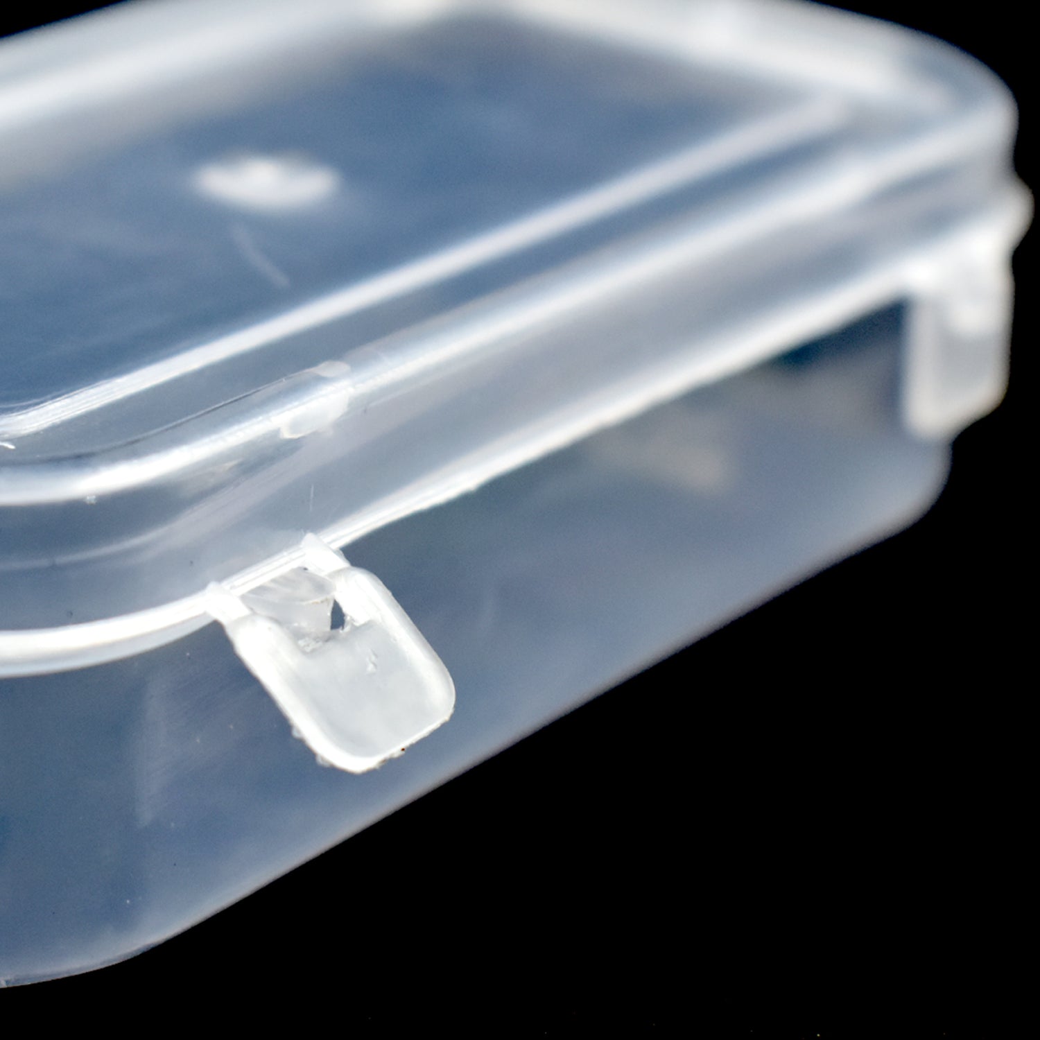 3751 Tim Tom Container used for storing things and stuffs and can also be used in any kind of places. DeoDap