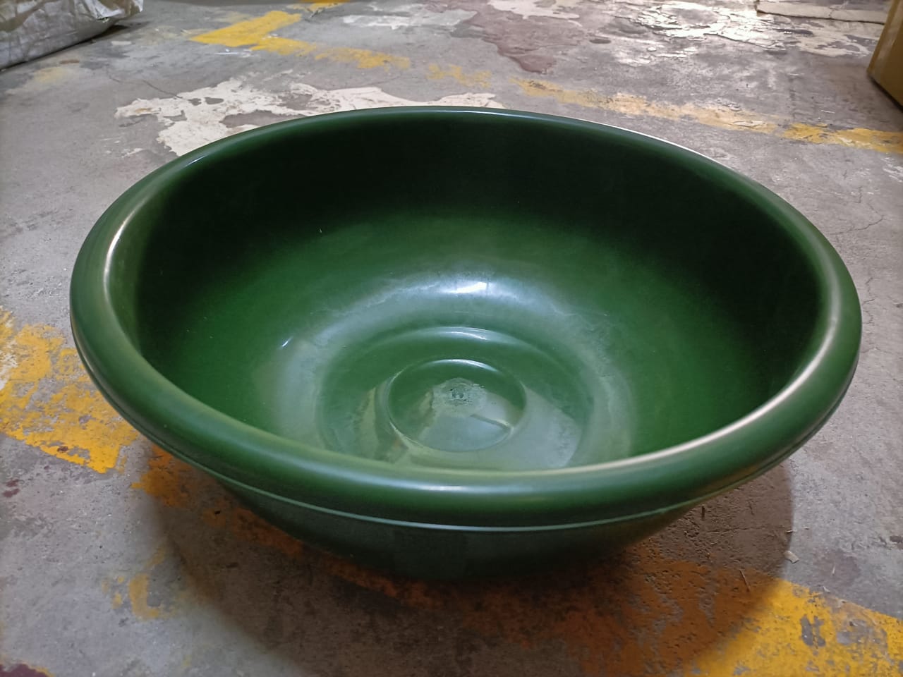 2681 Plastic Bath Tub for storing water and for using in all bathroom purposes etc. (Moq :-10) DeoDap