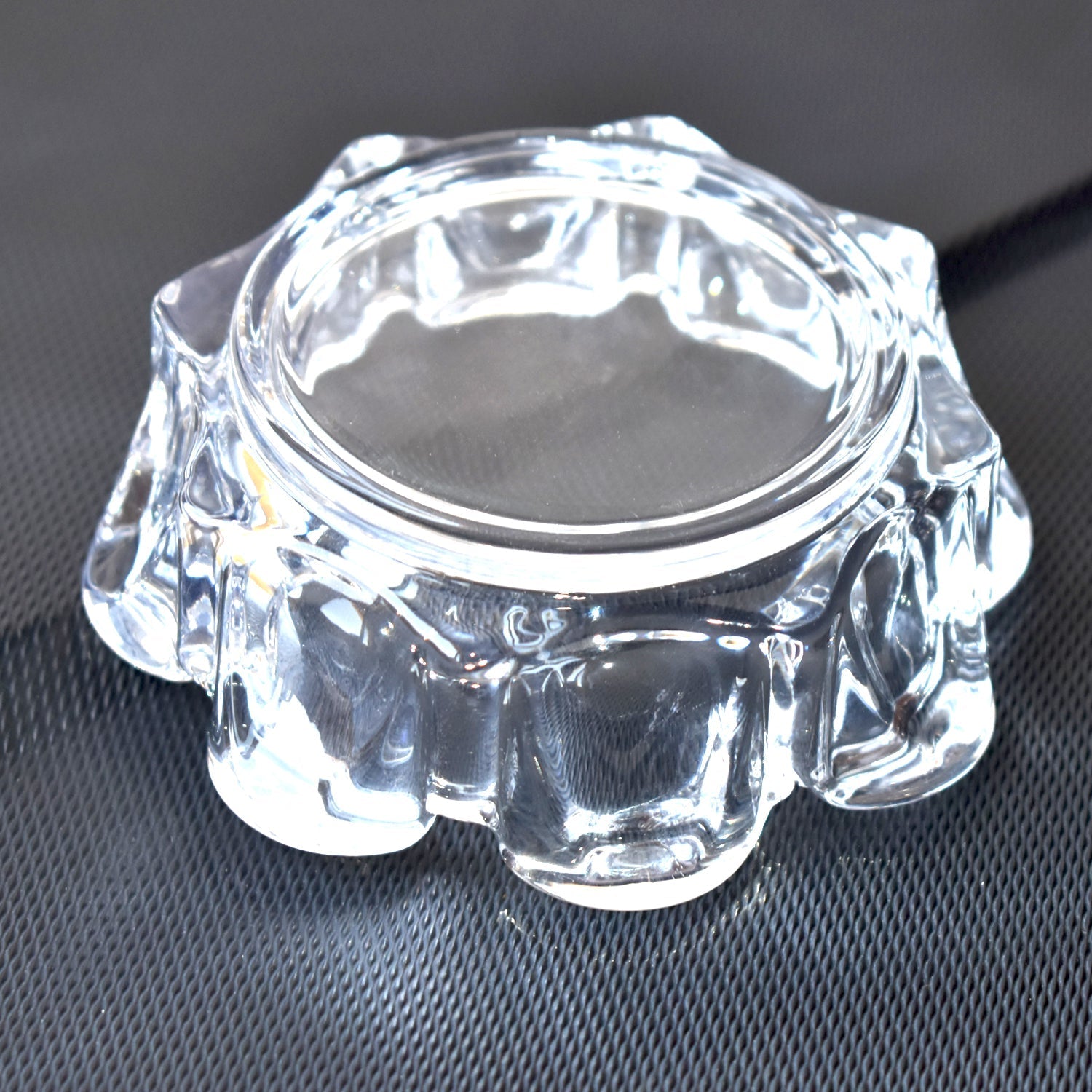 1198 Crystal Quality Glass Ash Tray DeoDap